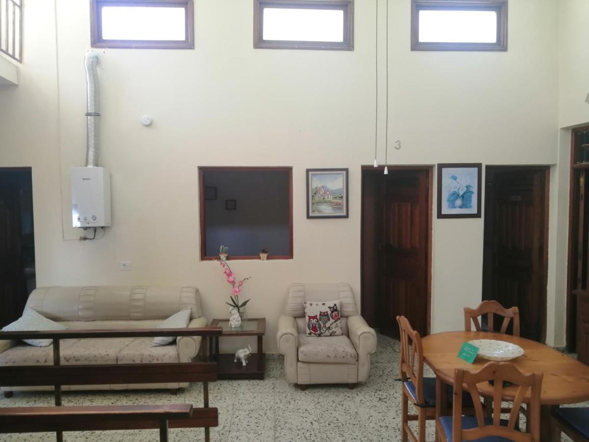 Green Village. Tony Frias. Fasnia Bagian luar foto