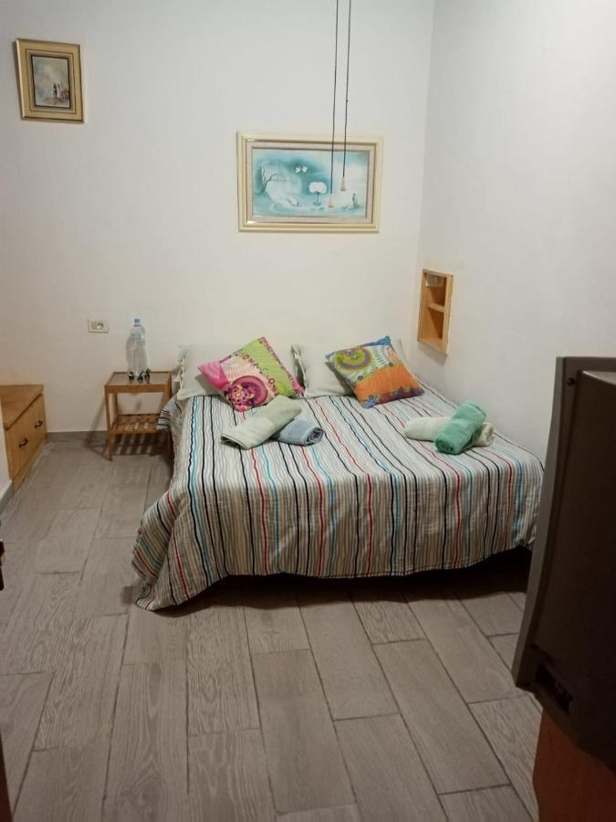 Green Village. Tony Frias. Fasnia Bagian luar foto